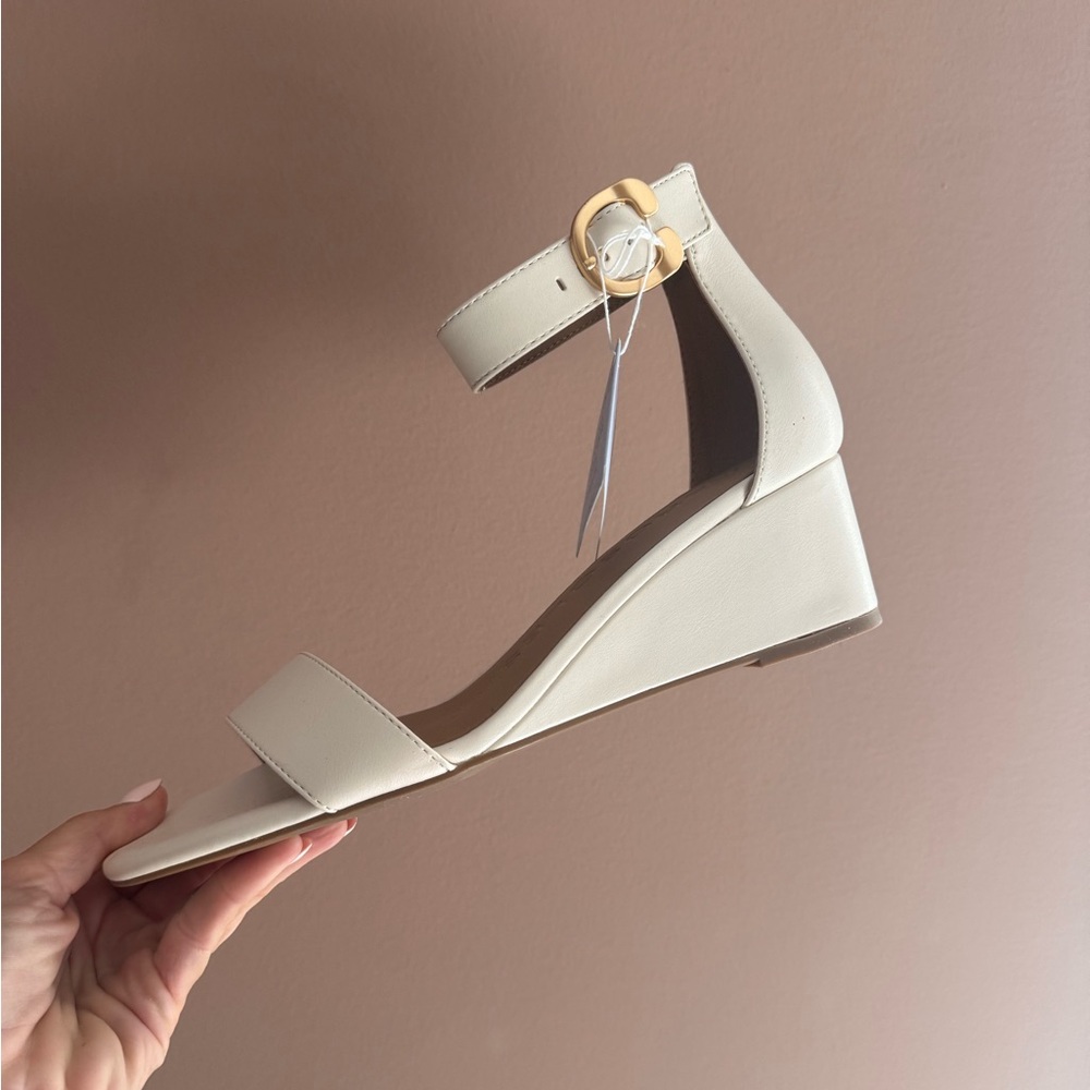 AEROSOLES Cream Wedge Sandals